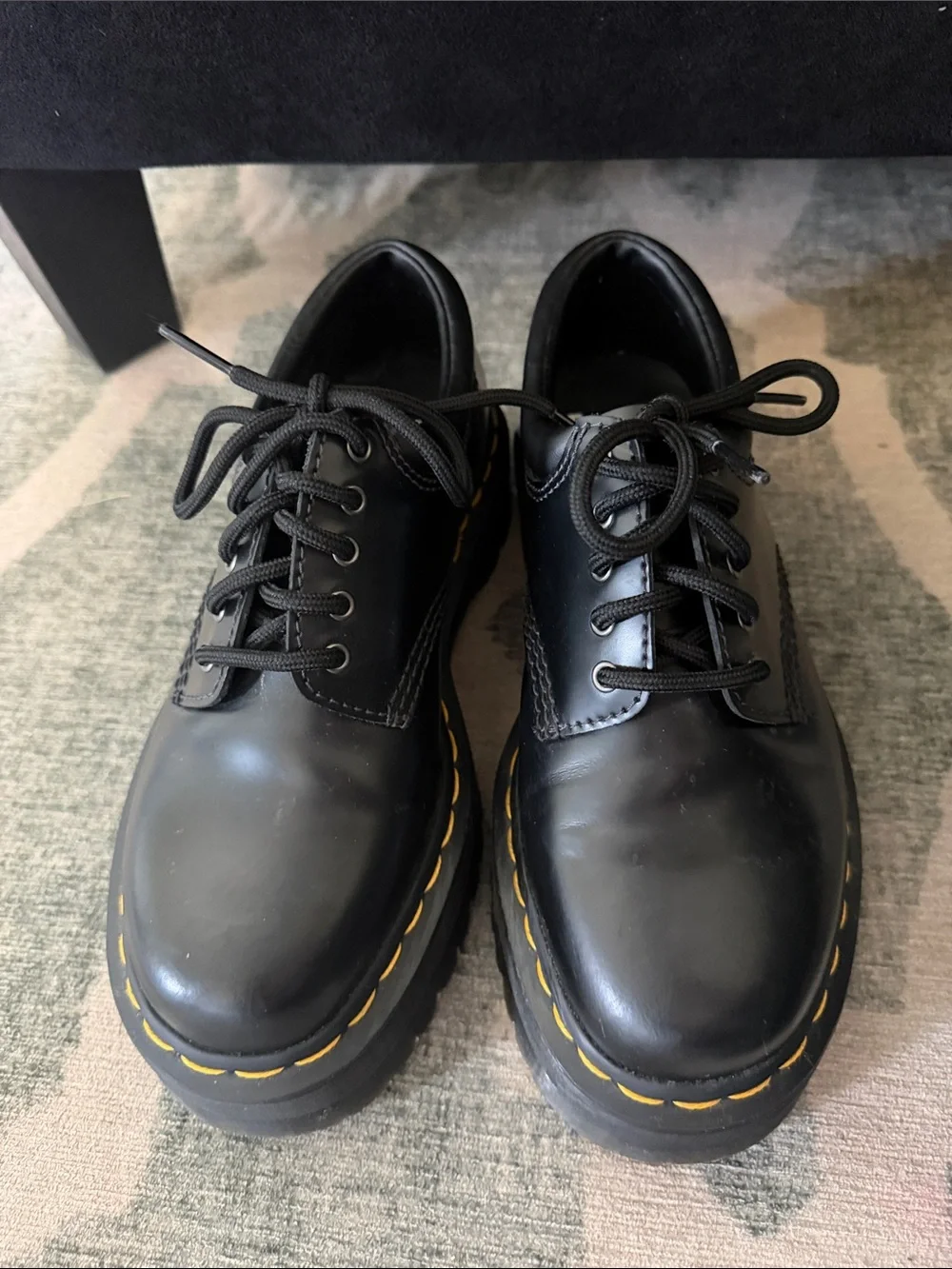 Doc Dr. Martens 8053 Quad Women's size 7 Platform Oxfords Black Leather Oxfords